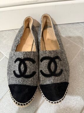 Chanel Gray Wool Espadrille Flats with Black Cap Toe size 40